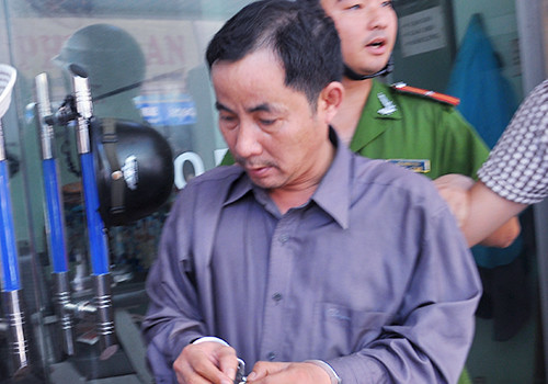 Tăng Lý Thanh Bình khi bị công an bắt quả tang chứa mại dâm. Ảnh: N.T