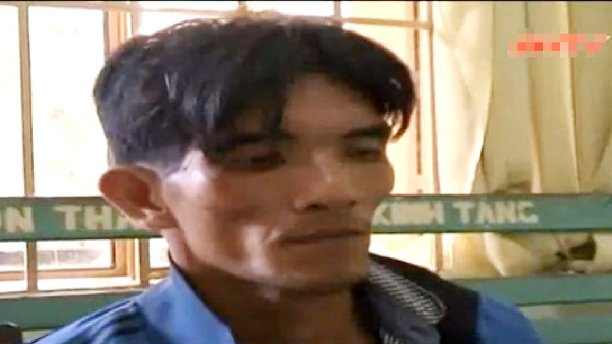 Đối tượng Nguyễn Ngọc Hiếu tại cơ quan công an. Ảnh: ANTV