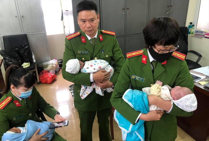 Lực lượng chức năng giải cứu nhiều bé sơ sinh trong đường dây.