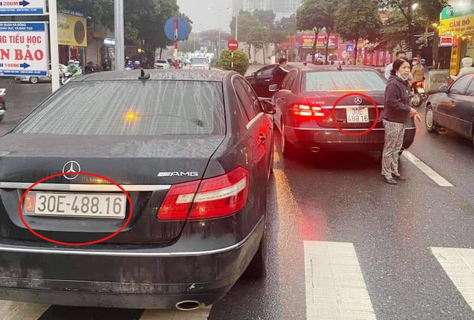 Cơ quan công an đang tiếp tục xác minh làm rõ vụ việc hai chiếc Mercedes Benz E300 trùng biển số. Ảnh mạng xã hội