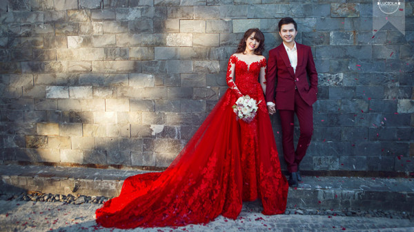 Ngày 14/3, nam ca sĩ Nam Cương tổ chức hôn lễ bí mật với bạn gái 9x Phương Thảo tại trung tâm tiệc cưới có tiếng ở Quận 4, TP.HCM.