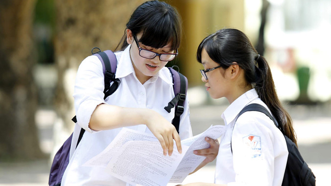  Sau giờ thi môn Văn. Ảnh: Như Ý