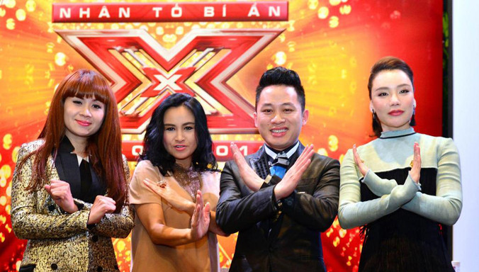 Ca sĩ Lưu Thiên Hương - Giám đốc âm nhạc và Thanh Lam, Tùng Dương, Hồ Quỳnh Hương.