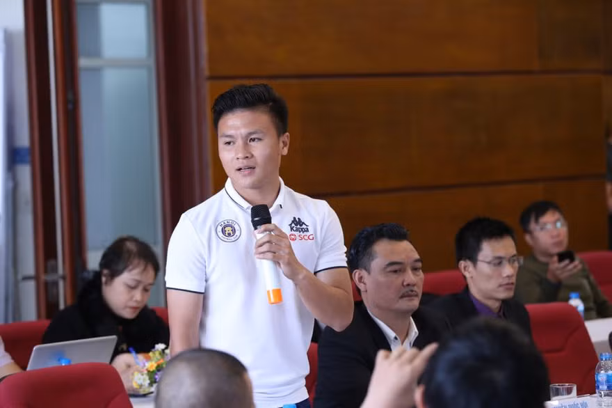 Quang Hải trong buổi họp báo Siêu Cúp Quốc gia-Cúp THACO 2018