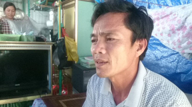 Ông Chu Văn Hộ kể lại sự việc với phóng viên. Ảnh: Tuấn Nguyễn