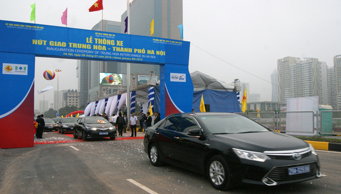 Việc đưa vào sử dụng 2 hầm chui nghìn tỷ đồng ở 2 cửa ngõ phía Tây Thủ đô sẽ góp phần giảm ùn tắc giao thông tại những nút giao này. 