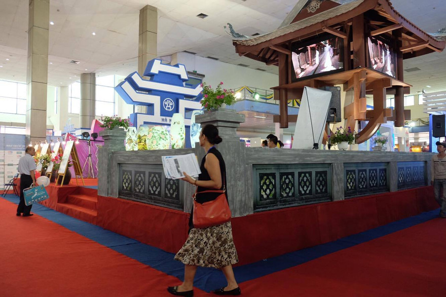 Du khách quốc tế đến Hà Nội tăng đột biến