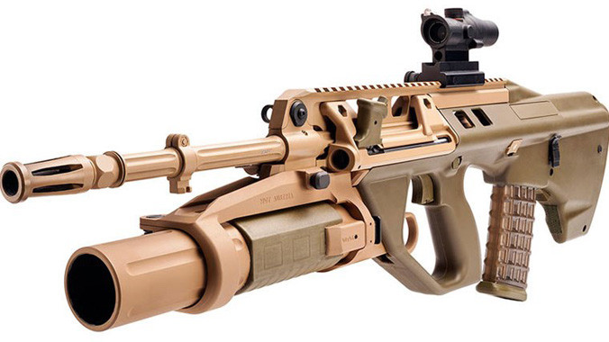 Lục quân Australia nhận được súng trường tấn công F90 để tiến hành thử nghiệm trước khi đưa vào sản xuất hàng loạt.