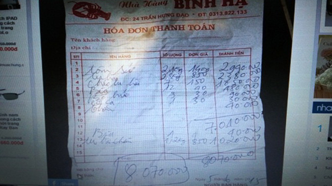Hóa đơn ăn uống với giá gần 1,5 triệu đồng/kg tôm sú của đoàn khách nước ngoài. Ảnh: Giang Chinh.