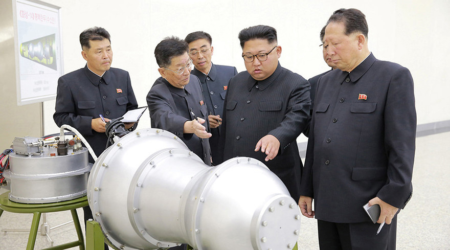 Lãnh đạo Triều Tiên Kim Jong-un giám sát vụ thử bom hydro ngày 3/9. Ảnh: KCNA