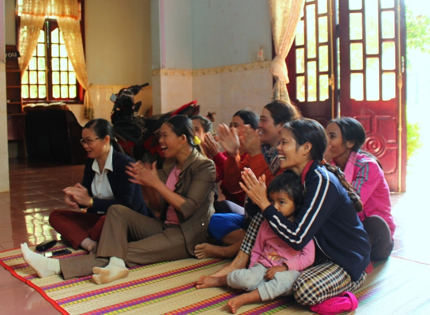 Dân làng chia sẻ cảm xúc khi H’Hen Niê lọt Top 5 Hoa hậu Hoàn vũ