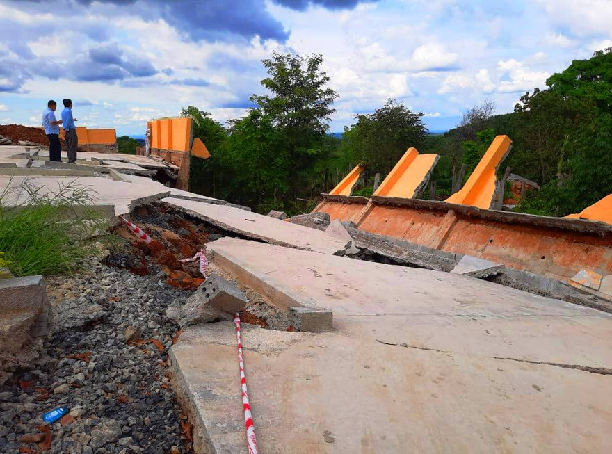 Hiện trường vụ sập công trình Đắk Nông