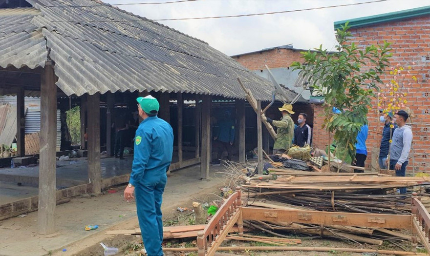 Những hộ dân đầu tiên tháo dỡ nhà về khu tái định cư