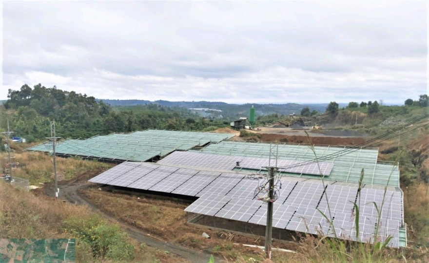 Hàng nghìn tấm quang năng bị tháo gỡ sau nghiệm thu