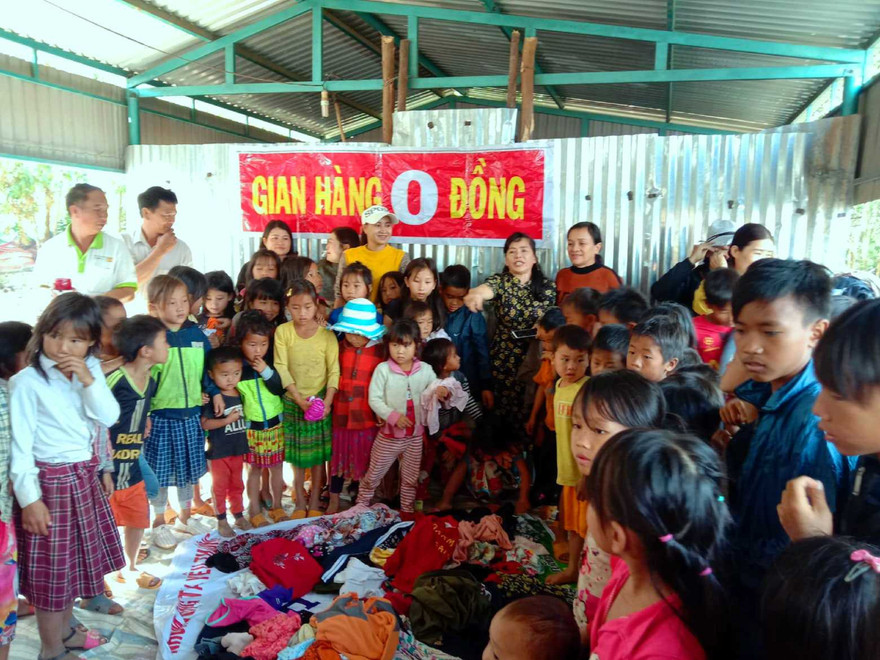 Ấm lòng những cửa hàng quần áo ‘0 đồng’ ở Đắk Lắk