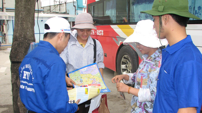 Tình nguyện viên tiếp sức mùa thi 2013