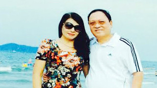 Chị Tiến hạnh phúc cùng người chồng thứ 3.