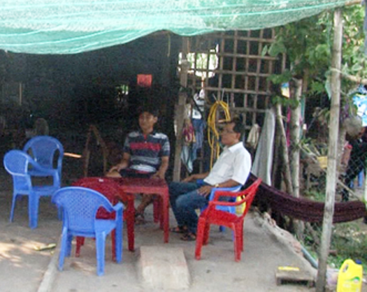 Tiệm sửa xe của ông Lê - nơi ông Tùng bị một thanh niên cạy cốp xe lấy mất 250 triệu đồng