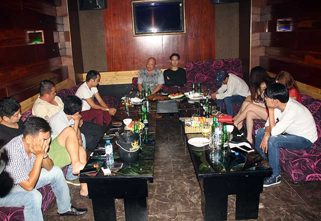 Qua test nhanh, phát hiện nhiều đối tượng tại phòng VIP 7 Karaoke M.Star dương tính với ma túy