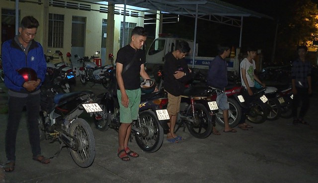 Nhóm thanh niên bị tạm giữ