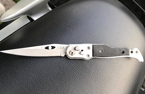 Con dao tài xế dùng đâm cán bộ Công an