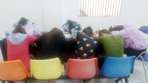 Sau mỗi lần phục vụ khách làng chơi, các cô nhận được 900.000 đồng