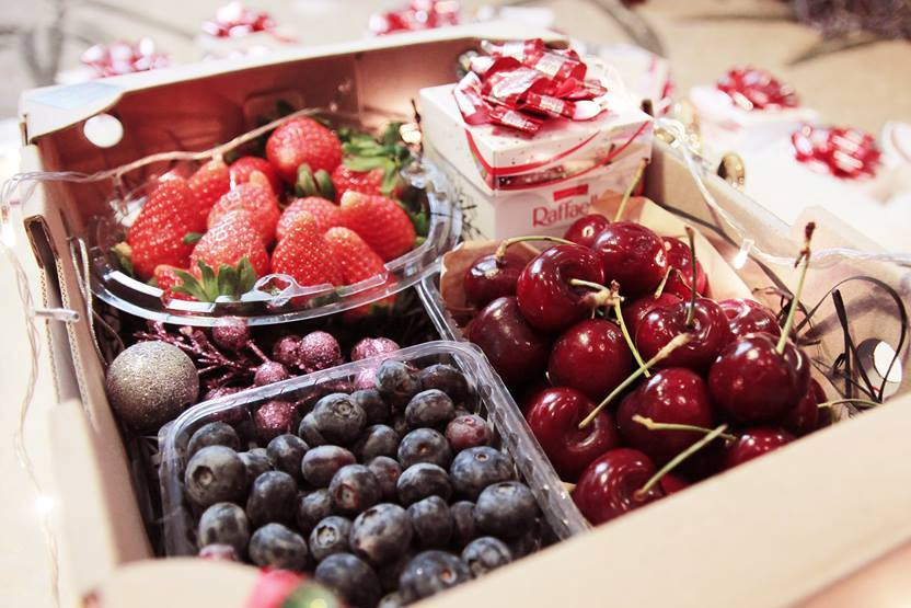 Nhiều gia đình còn chi tới vài chục triệu đồng mỗi tháng để thưởng thức các loại quả ngoại cao cấp 