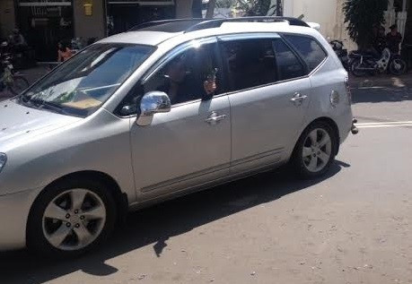 Hình ảnh Trung rút súng ngắn bắn người tại buổi thực nghiệm điều tra hiện trường