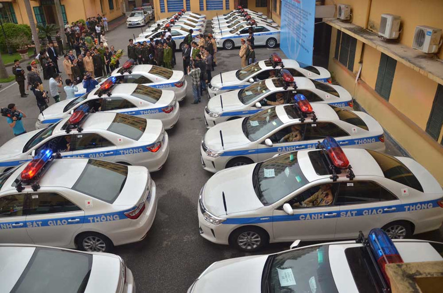 44 chiếc xe Toyota Camry Công an TP Hà Nội tiếp nhận sáng 21/3.