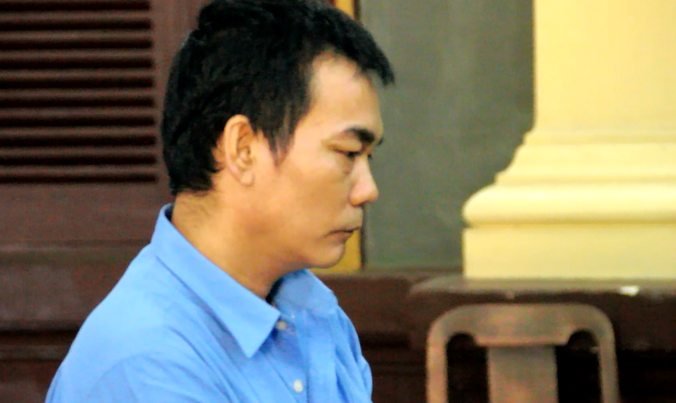 Sau cuộc tỷ thí với bạn nguyên cùng làm ăn chung, nay bị cáo Vững lãnh án 5 năm tù. Ảnh: Tân Châu.