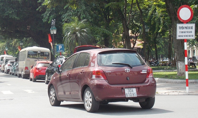 Phố Lê Thạch - một trong 16 tuyến phố cấm phương tiện để đi bộ. Ảnh: Trọng Đảng.