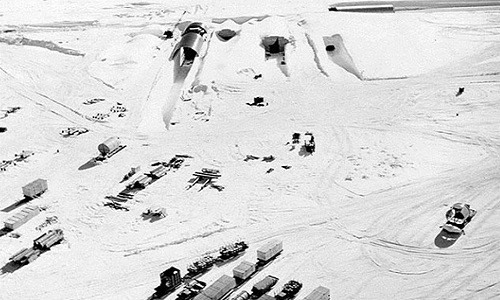 Mỹ xây dựng khu căn cứ quân sự bí mật Camp Century năm 1959. Ảnh: Quân đội Mỹ.