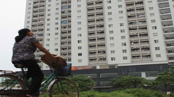 Để được vay mua nhà, cá nhân, hộ gia đình phải có nguồn thu nhập và có khả năng trả nợ theo cam kết với tổ chức tín dụng cho vay vốn.