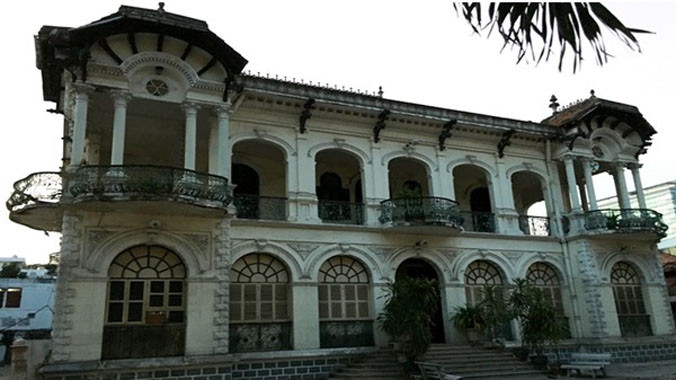 Cận cảnh ngôi biệt thự triệu đô. Ảnh: Dương Cầm.