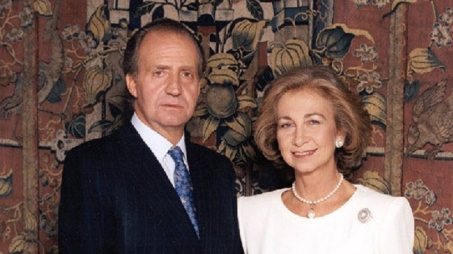 Hoàng hậu Tây Ban Nha lần đầu có lương