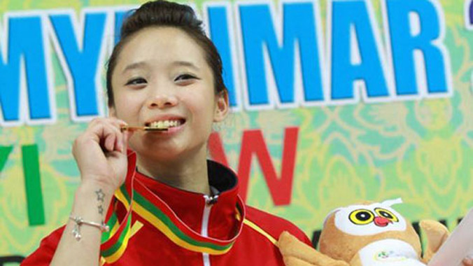 “Cô gái vàng” Dương Thúy Vi lên báo Mỹ