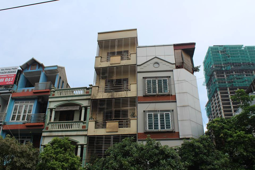 Căn nhà 5 tầng nơi xảy ra vụ cháy.