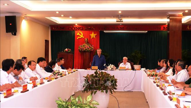 Thường trực Ban Bí thư Trần Quốc Vượng phát biểu tại buổi làm việc. Ảnh: TTXVN