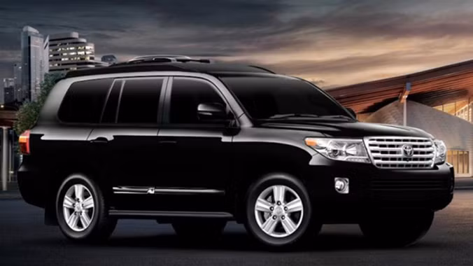 Trang bị lớp chống đạn cấp B6, Land Cruiser phiên bản Lexani hoàn toàn có thể chống lại đạn của các mẫu súng cỡ nhỏ thông thường và chỉ chịu thua súng trường cỡ lớn trở lên.