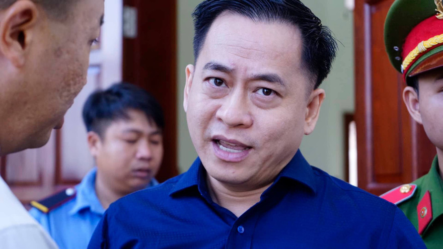 Vũ 'nhôm' tại tòa sáng nay 27/5. Ảnh: Tân Châu