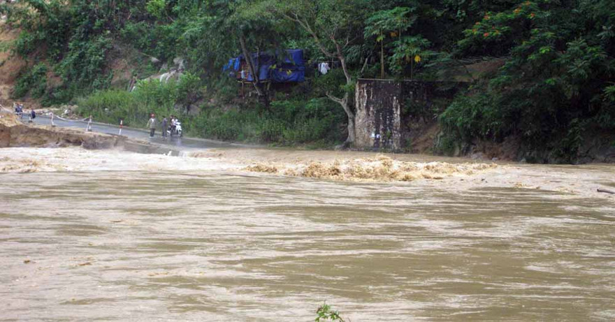 Thông tin từ UBND huyện Quan Sơn cho biết, một số nơi trên địa bàn huyện này đã xuất hiện lũ quét, lũ ống cục bộ, gây thiệt hại lúa, hoa màu của bà con nông dân. 