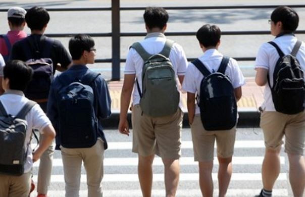 Học sinh tỏ ra "ghét" môn giáo dục thể chất vì những hình phạt quái gở của giáo viên. (Ảnh: Koreaherald) 