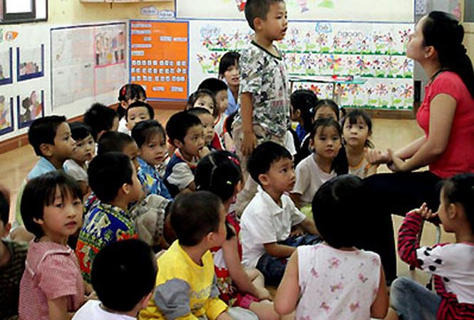 Mức lương của giáo viên mầm non, tiểu học hiện đang thấp hơn mức lương tối thiểu vùng I.