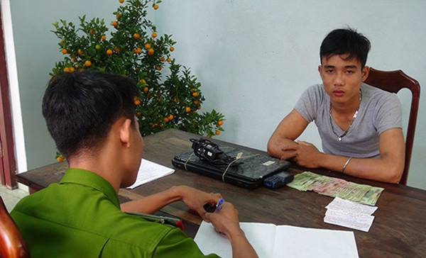 Đối tượng Pháp tại cơ quan công an