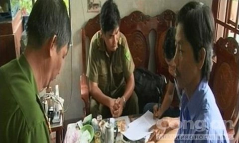 Công an khám nghiệm hiện trường vụ trộm tài sản