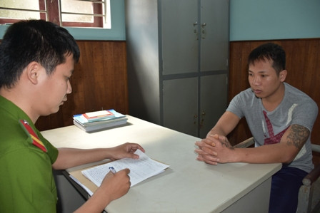 Đối tượng Nguyễn Thái Hùng tại cơ quan Công an