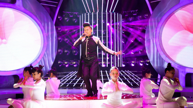 Đại Nghĩa đóng giả Tùng Dương trong chương trình “Gương mặt thân quen”