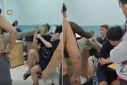 Đình chỉ công tác, xử lý nghiêm bảo vệ dân bố đánh thiếu niên. Ảnh cắt từ clip