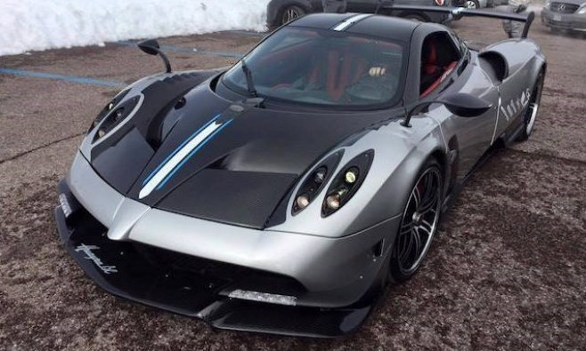 Siêu xe 2,7 triệu USD Huayra BC lộ ảnh nóng