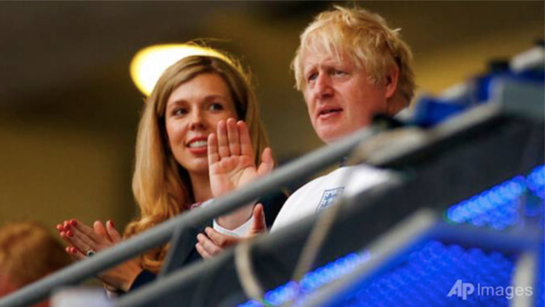 Vợ chồng Thủ tướng Anh Boris Johnson. (Ảnh: AP)